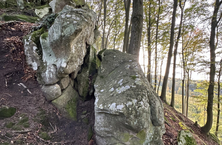 Rozštípená skála (Zlobivá skála)