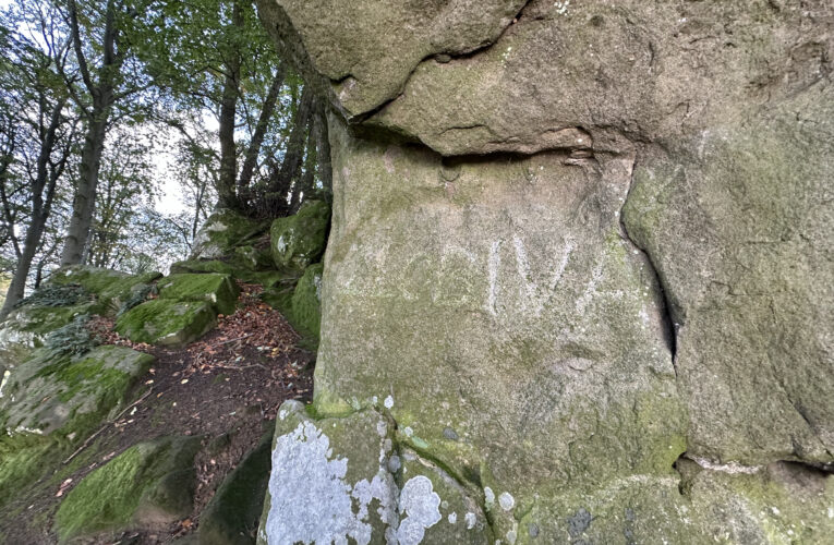 Rozštípená skála (Zlobivá skála)