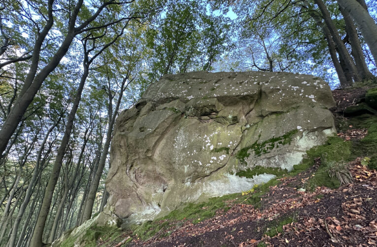 Rozštípená skála (Zlobivá skála)